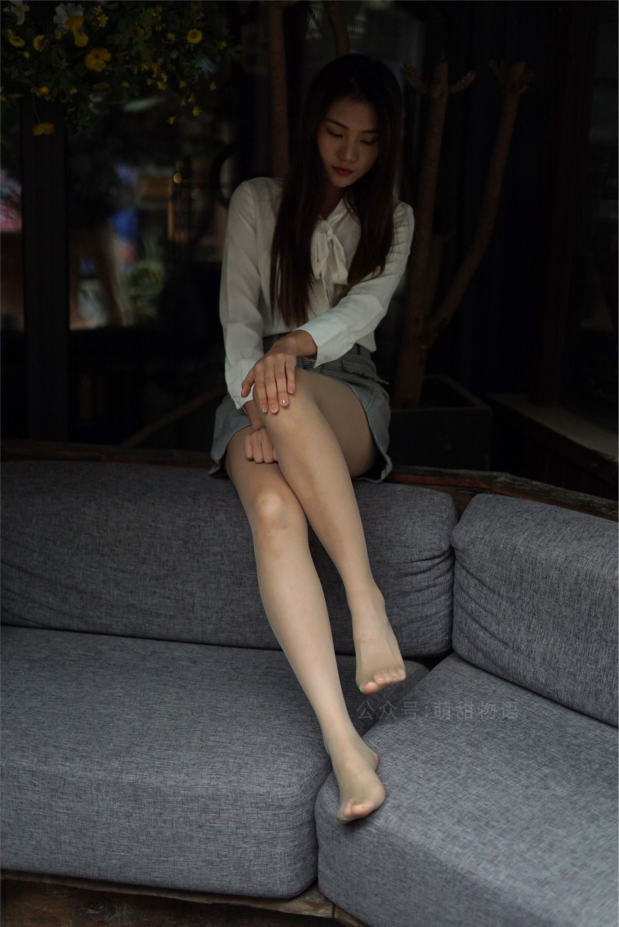 萌甜物语 XM210 《在路边的座位玩脚脚-笑笑(含SP)》